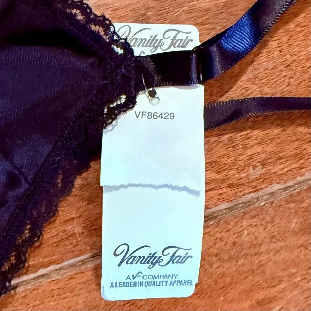 NWT! Vintage Vanity Fair‎ Camisole Cami Slip Top Black Nylon Lace Women Sz S 32